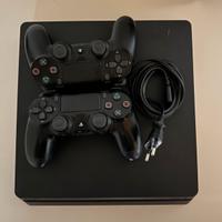 PlayStation 4   1TB con 2 Joystick e 4 giochi