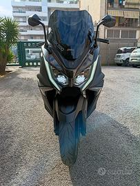 Kymco ak550