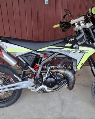 Fantic Caballero Motard 50 con Scarico Big One Rac