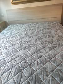 letto matrimoniale con doghe in legno