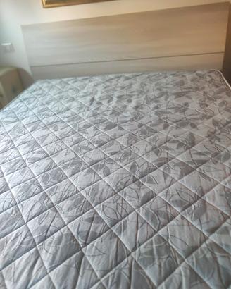 letto matrimoniale con doghe in legno