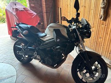 Moto F800 R