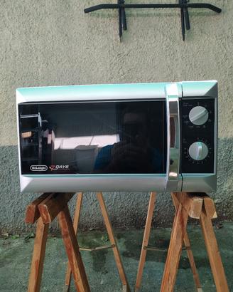 FORNO MICROONDE DE LONGHI 7 DAYS COMBO GRILL 