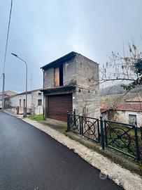 Box auto/garage ex granaio fronte strada