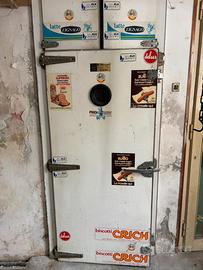 Portone cella frigo vecchio