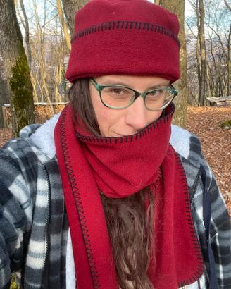 Set invernale cappello, sciarpa, guanti bordeaux