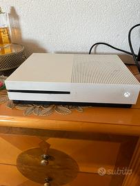 XBOX ONE S 500 gb