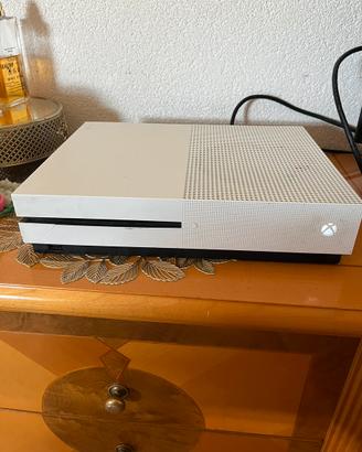 XBOX ONE S 500 gb