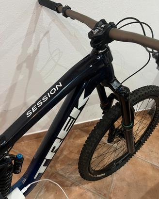 Bicicletta Trek Dh