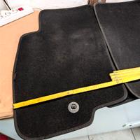 kit set 4 Tappetini auto moquette Lampa clip anter