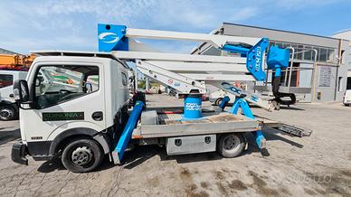 Camion con Piattaforma Aerea Nissan NT400 Cabstar 