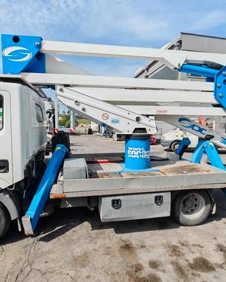Camion con Piattaforma Aerea Nissan NT400 Cabstar 