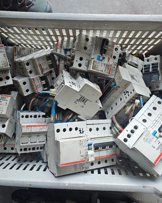 Magnetotermici 380 e 220v