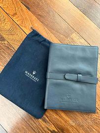 Porta documenti Maserati in pelle blu