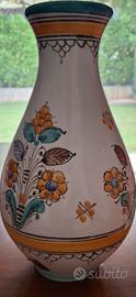 Vaso vintage in ceramica ungherese dipinto a mano