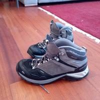 Scarponi trekking taglia 40