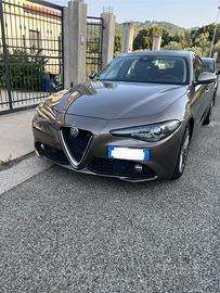 Alfa Romeo Giulia 2.2 Diesel 150 CV