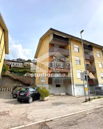 Appartamento di 72 m² con 3 locali e posto auto a 