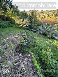 Casa singola con terreno a Santa Venerina