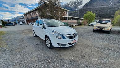 Opel Corsa 1.2 5 porte NEOPATENTATI