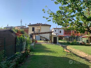 Villa bifamiliare Lucca [UL161FRCVRG]