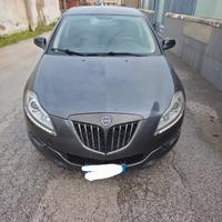 lancia Delta platino