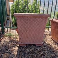 fioriera quadrata in cemento 