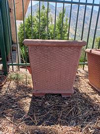 fioriera quadrata in cemento 