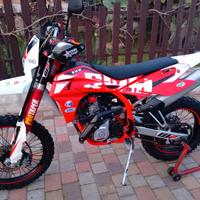 enduro Swm 125 factory 