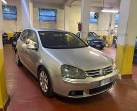 Volkswagen Golf 1.6 16V FSI 5p. Sportline