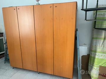Armadio in legno