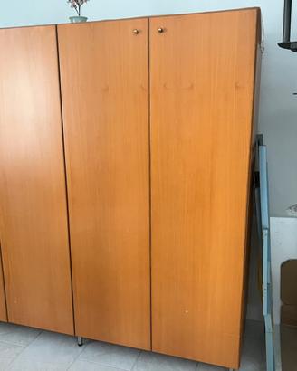 Armadio in legno