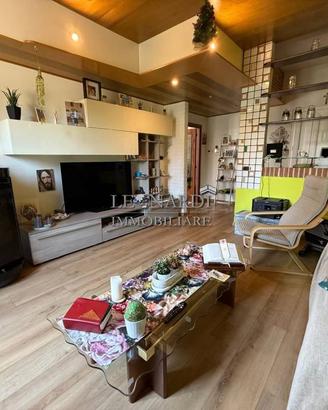 Appartamento di 165 m² con 5 locali e box auto dop