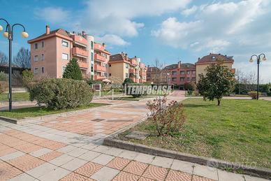 APPARTAMENTO SU DUE LIVELLI CON DUE TERRAZZINI E B