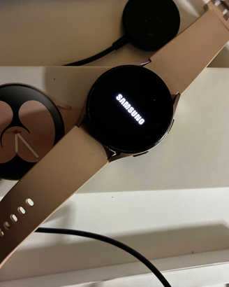 Samsung Galaxy Watch 4 rosa