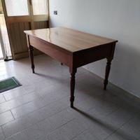 tavolo contenitore in legno