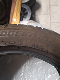 Gomme Bridgestone 215/50/18