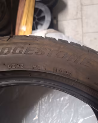 Gomme Bridgestone 215/50/18