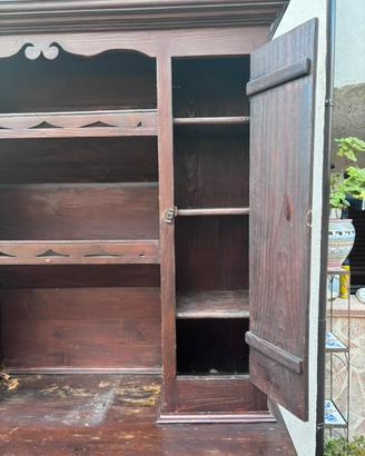 Credenza da restaurare