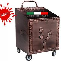 Carrello portalegna con ruote in ferro battuto