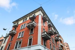 QUADRILOCALE DOPPI SERVIZI POSSIBILITÀ BOX