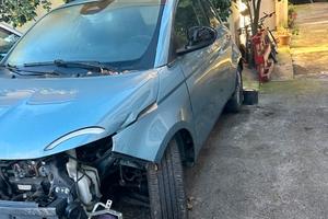 500 elettrica sinistrata 2021 30 mila chilometri