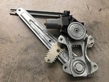 827316PA04 Meccanismo post. dx Nissan Juke