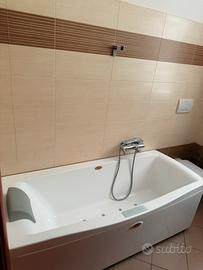 Vasca idromassaggio Jacuzzi