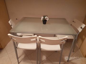 tavolo in vetro satinato piu 4 sedia