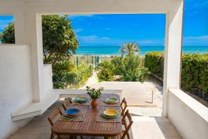 Beach Holidays sulla spiaggia ad Alcamo Marina