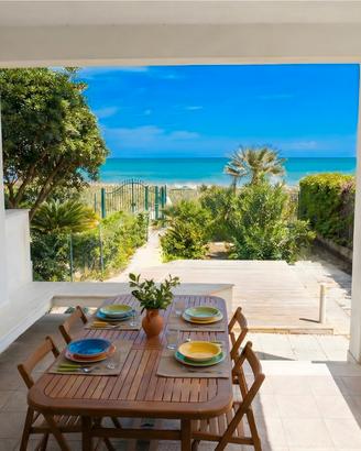 Beach Holidays sulla spiaggia ad Alcamo Marina