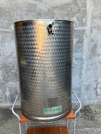 botte in acciaio per vino