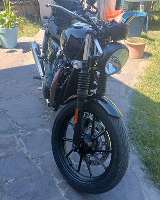 Triumph Speed twin 900
