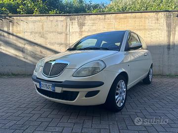 Lancia Ypsilon Platino dfn AUTOMATICA +NEOPATENTAT